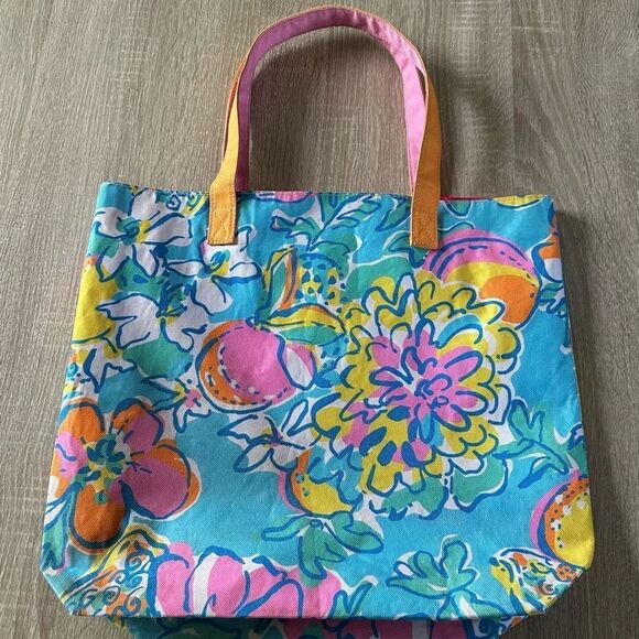 PREOWNED … LILLY PULITZER For Estée Lauder Tote Bag - Picture 2 of 4
